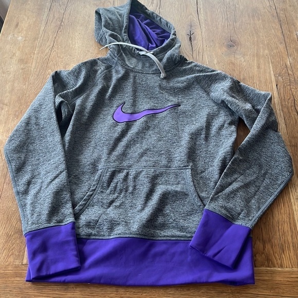 𝅺NIKE Therma-Fit Cow Neck Style Hoodie in Gray and Purple size Small - Picture 1 of 5